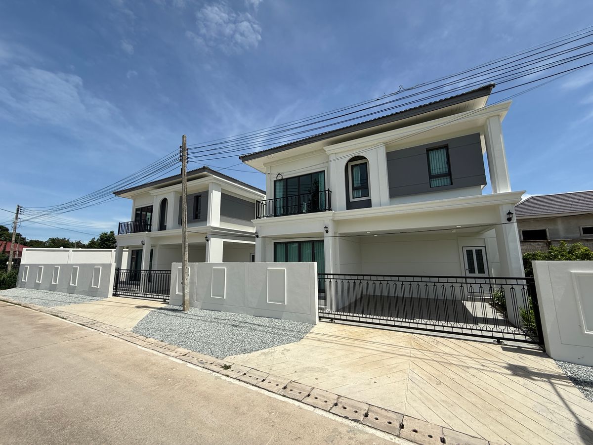 ขายบ้านพัทยา บางแสน ชลบุรี สัตหีบ : ขายบ้านเดี่ยวพูลวิลล่า พัทยา ติดถนนสุขุมวิท ราคา 6.89 ล้าน