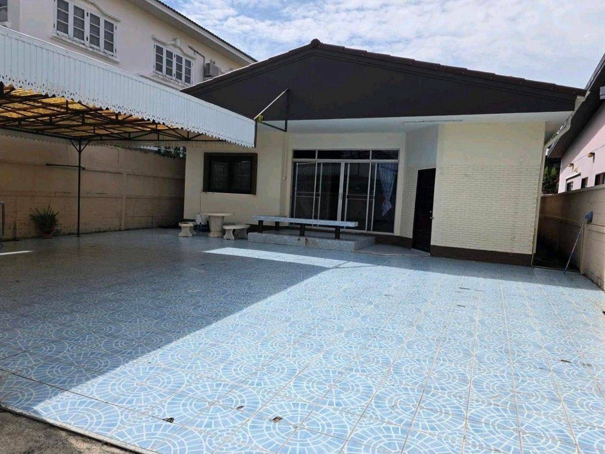 For RentHouseChokchai 4, Ladprao 71, Ladprao 48, : Rent a single house, Chokchai 4 zone, near Paolo Chokchai Hospital 4, only 5 minutes