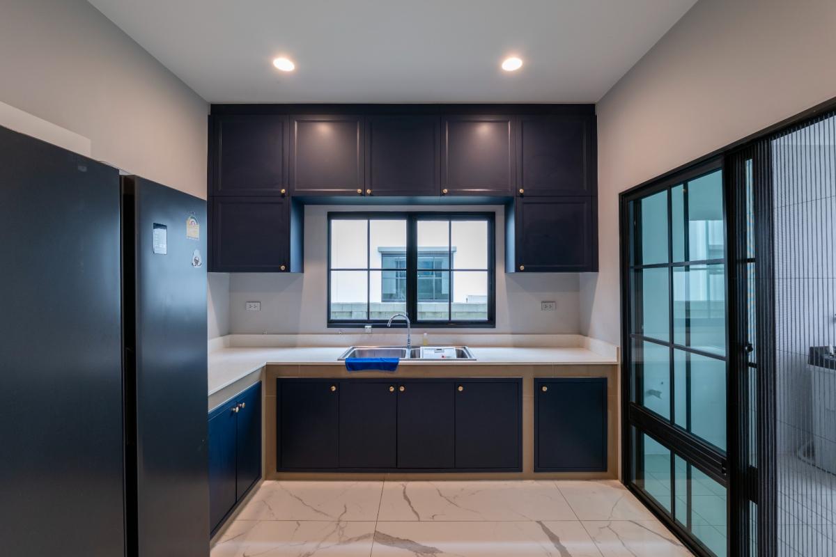 For RentHouseLadkrabang, Suwannaphum Airport : 🔥For urgent rent +🔥Setthasiri Bangna - Suvarnabhumi, Modern Classic style detached house, 5 bedrooms, 6 bathrooms, near Suvarnabhumi ❗