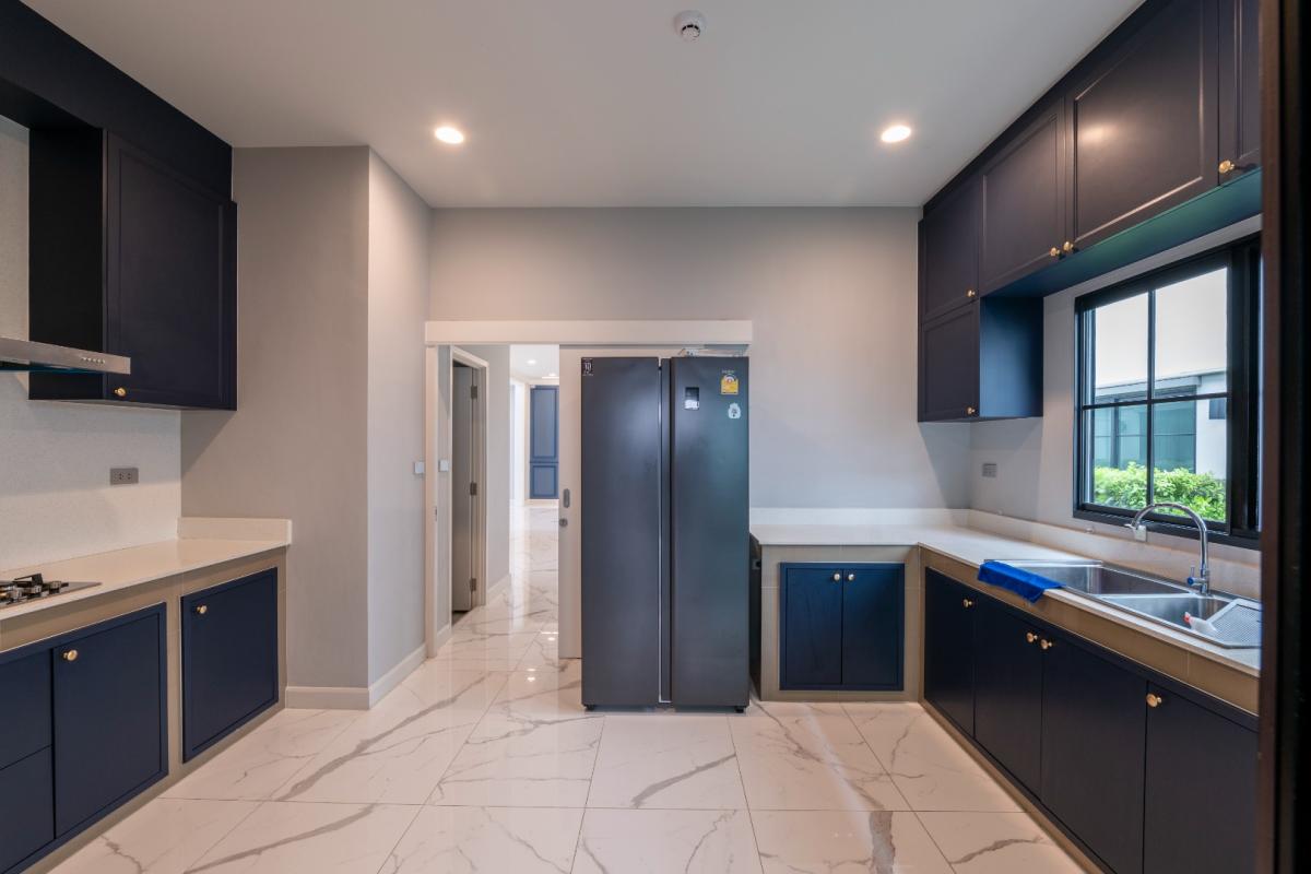 For RentHouseLadkrabang, Suwannaphum Airport : 🔥For urgent rent +🔥Setthasiri Bangna - Suvarnabhumi, Modern Classic style detached house, 5 bedrooms, 6 bathrooms, near Suvarnabhumi ❗