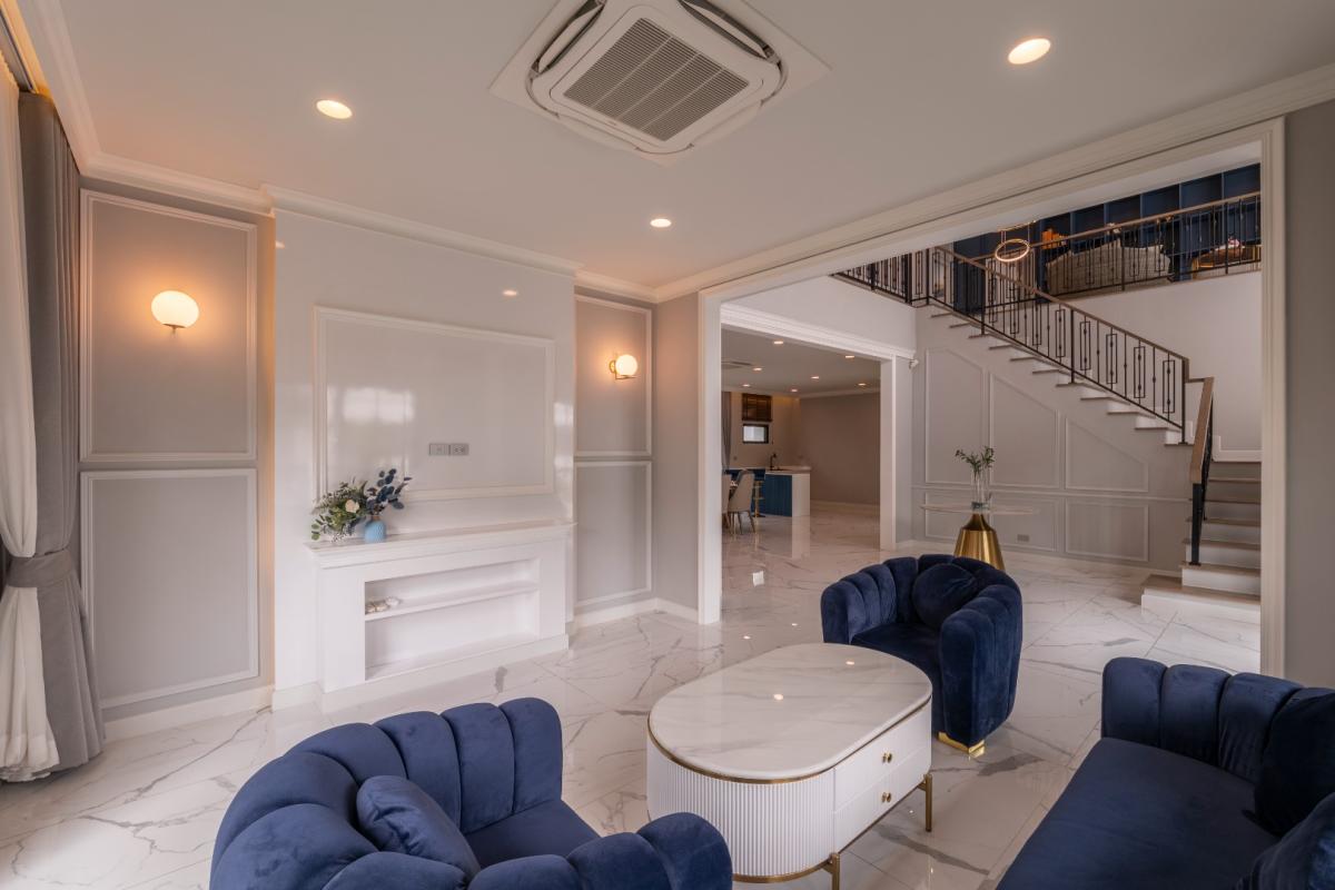 For RentHouseLadkrabang, Suwannaphum Airport : 🔥For urgent rent +🔥Setthasiri Bangna - Suvarnabhumi, Modern Classic style detached house, 5 bedrooms, 6 bathrooms, near Suvarnabhumi ❗