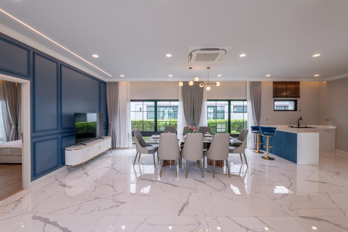 For RentHouseLadkrabang, Suwannaphum Airport : 🔥For urgent rent +🔥Setthasiri Bangna - Suvarnabhumi, Modern Classic style detached house, 5 bedrooms, 6 bathrooms, near Suvarnabhumi ❗