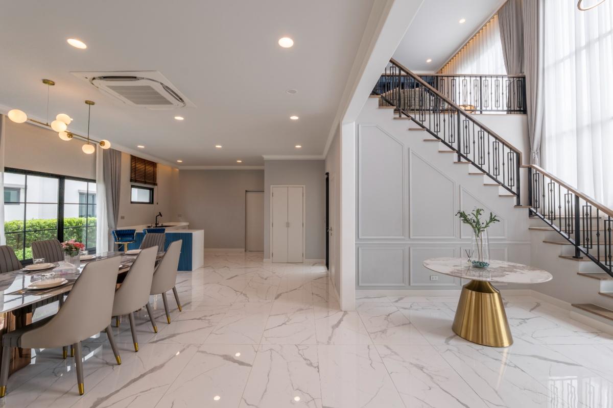 For RentHouseLadkrabang, Suwannaphum Airport : 🔥For urgent rent +🔥Setthasiri Bangna - Suvarnabhumi, Modern Classic style detached house, 5 bedrooms, 6 bathrooms, near Suvarnabhumi ❗