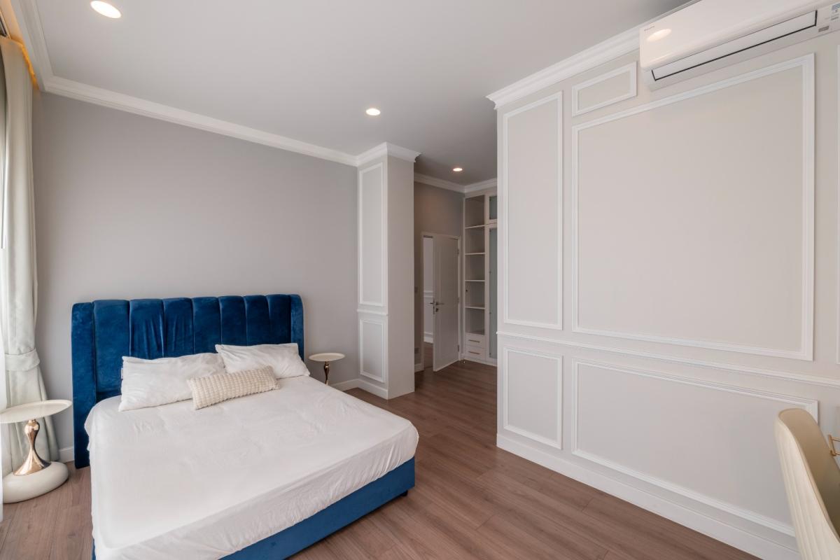 For RentHouseLadkrabang, Suwannaphum Airport : 🔥For urgent rent +🔥Setthasiri Bangna - Suvarnabhumi, Modern Classic style detached house, 5 bedrooms, 6 bathrooms, near Suvarnabhumi ❗