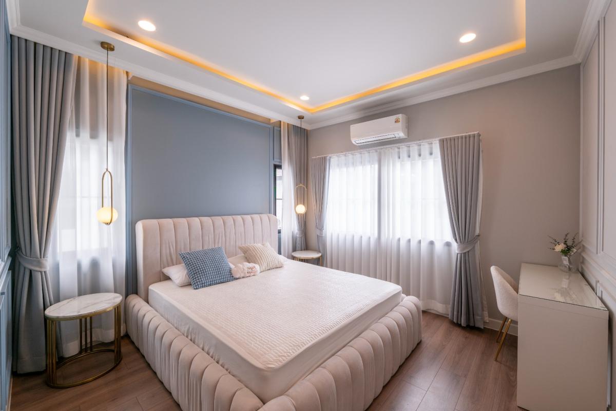 For RentHouseLadkrabang, Suwannaphum Airport : 🔥For urgent rent +🔥Setthasiri Bangna - Suvarnabhumi, Modern Classic style detached house, 5 bedrooms, 6 bathrooms, near Suvarnabhumi ❗