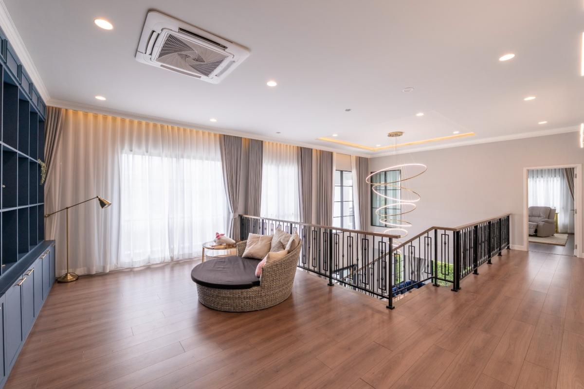 For RentHouseLadkrabang, Suwannaphum Airport : 🔥For urgent rent +🔥Setthasiri Bangna - Suvarnabhumi, Modern Classic style detached house, 5 bedrooms, 6 bathrooms, near Suvarnabhumi ❗