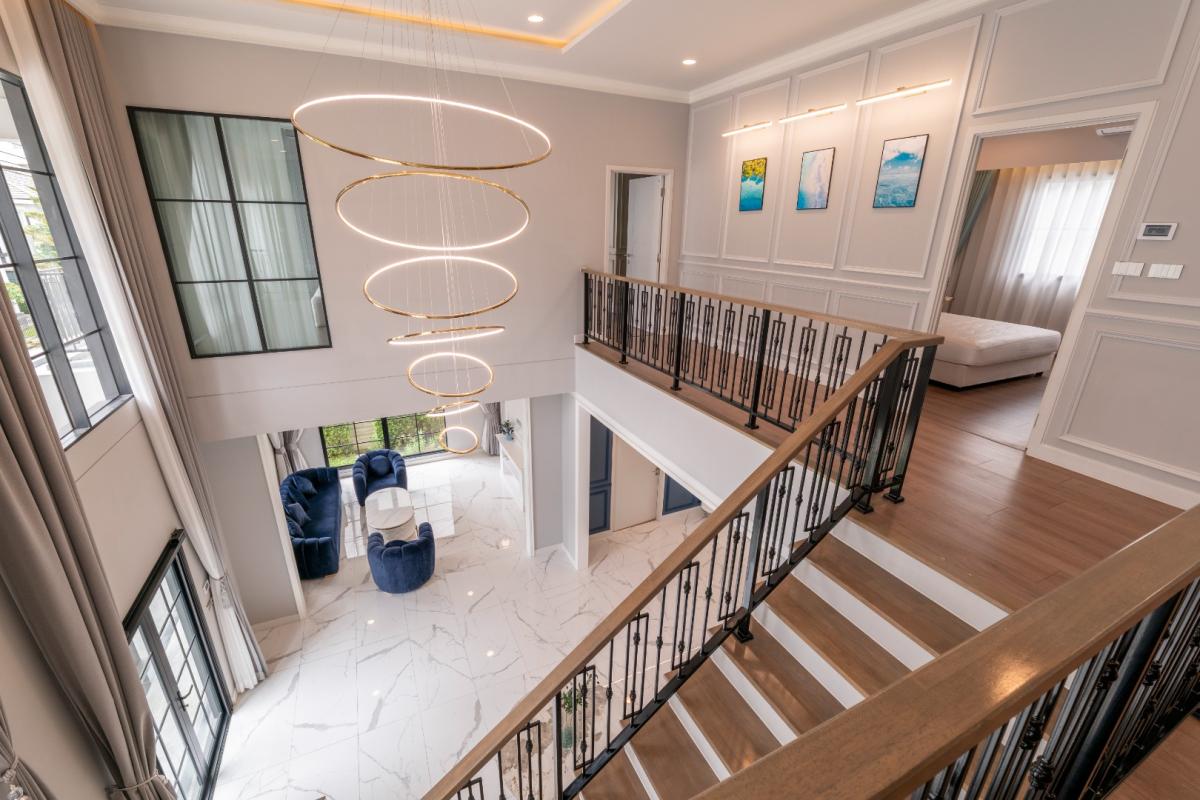 For RentHouseLadkrabang, Suwannaphum Airport : 🔥For urgent rent +🔥Setthasiri Bangna - Suvarnabhumi, Modern Classic style detached house, 5 bedrooms, 6 bathrooms, near Suvarnabhumi ❗