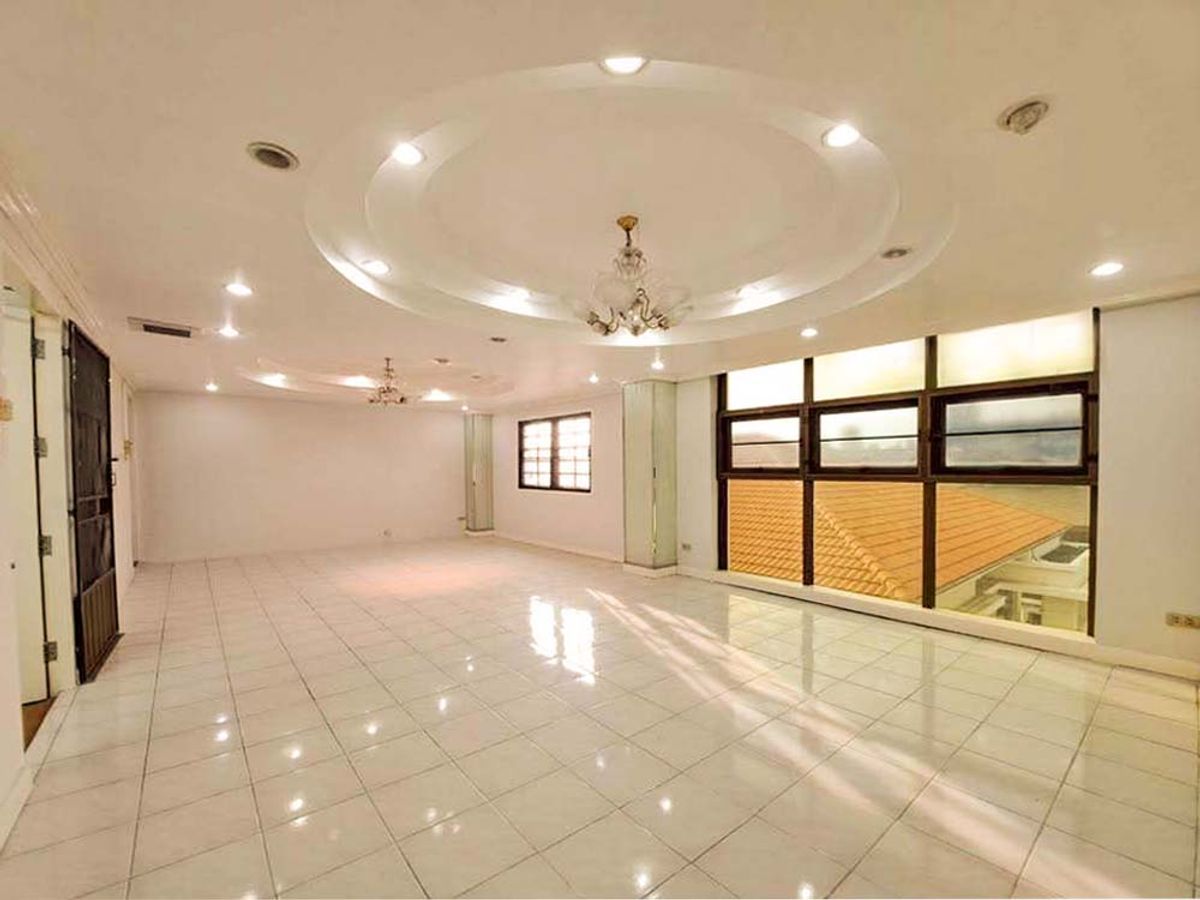 OfficeOnnut, Udomsuk : Large Office Factory Warehouse Sukhumvit On Nut near Expressway