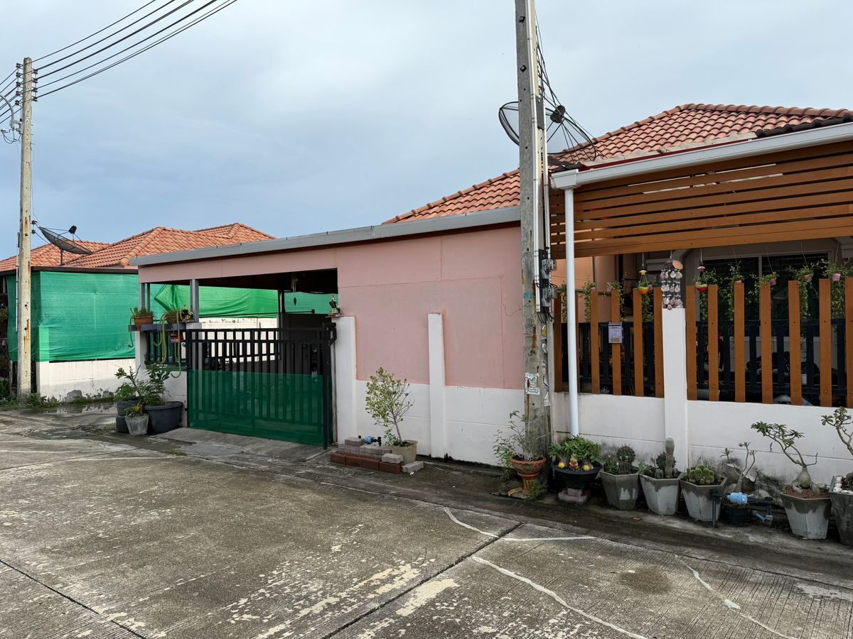 For SaleTownhomeSriracha Laem Chabang Ban Bueng : sell !! 1 -story townhouse in the corner of the Grand Town 2, Bueng Subdistrict, Si Racha District