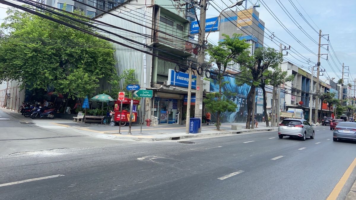 ขายบ้านอ่อนนุช อุดมสุข : ขายบ้านพร้อมห้องเช่าพร้อมที่ดิน สุขุมวิท46 ซอยภูมิจิตร เนื้อที่ 208 ตร.วา ราคาดีทำเลทอง คุ้มค่าลงทุน ด้วยราคาแบบนี้พื้นที่แบบนี้