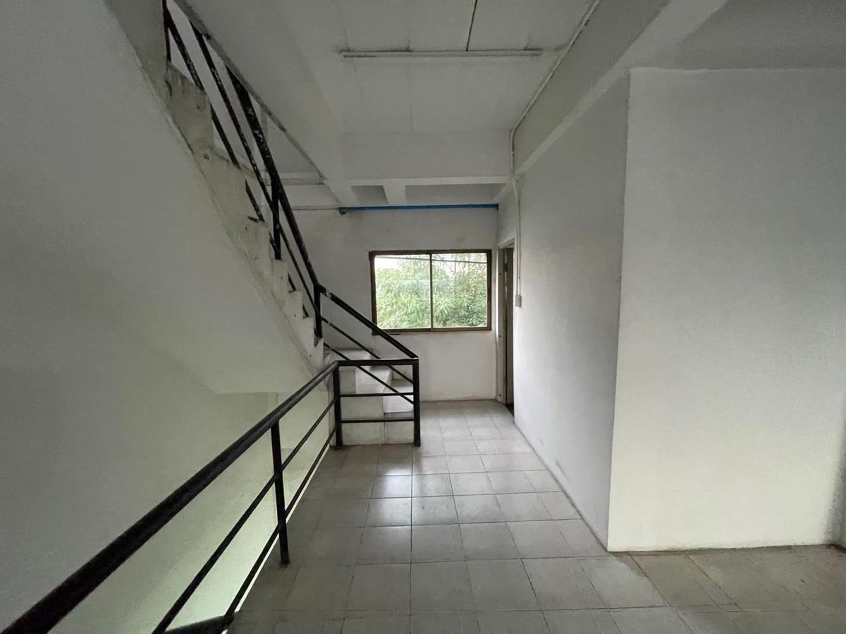 ให้เช่าอาคารพาณิชย์โชคชัย4 ลาดพร้าว71 : ให้เช่า ตึกแถว ตึกพาณิชย์ ทำเลดีมาก ลาดพร้าว 71 ติดถนนใหญ่ คึกคักตลอดเวลา เหมาะ ร้านอาหาร / สปา ร้านนวด / คลินิกความงาม สหคลินิก / เบเกอรี่ เค้ก อบขนมปัง / จัดดอกไม้ / ร้านอาหารคลีน อาหารเพื่อสุขภาพ | มีที่จอดรถของ