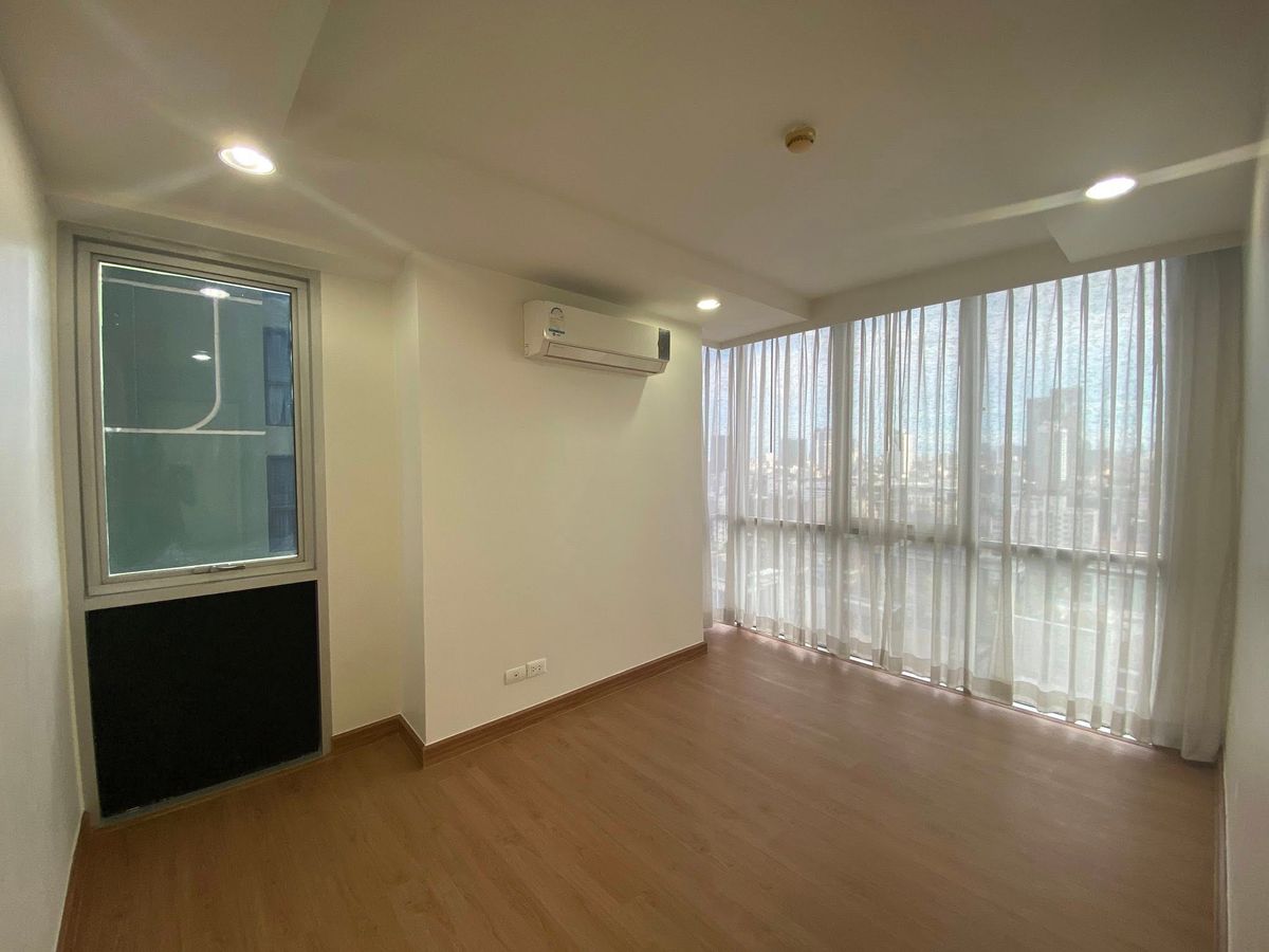 For SaleCondoLadprao, Central Ladprao : South, good wind, beautiful room, city price !!