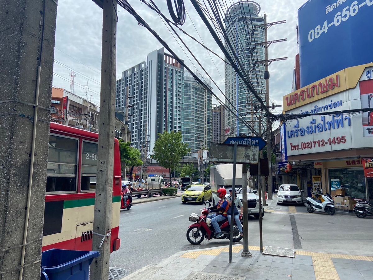 ขายบ้านอ่อนนุช อุดมสุข : ขายบ้านพร้อมห้องเช่าพร้อมที่ดิน สุขุมวิท46 ซอยภูมิจิตร เนื้อที่ 208 ตร.วา ราคาดีทำเลทอง คุ้มค่าลงทุน ด้วยราคาแบบนี้พื้นที่แบบนี้