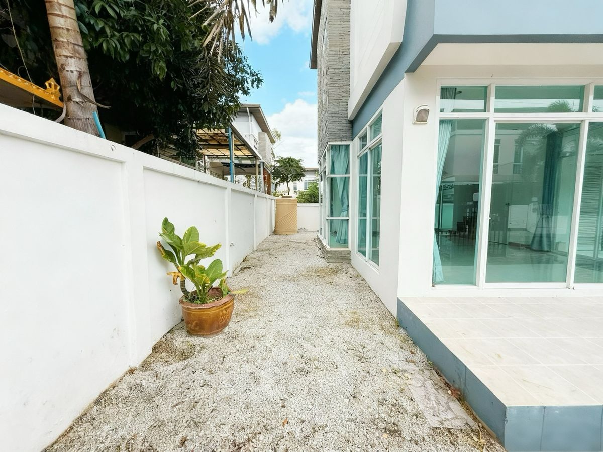 For SaleSriracha Laem Chabang Ban Bueng : Urgent sale !! 2 -storey twin house, very good condition, ready to stay in The Pine Sriracha, the back of Assam - J Park