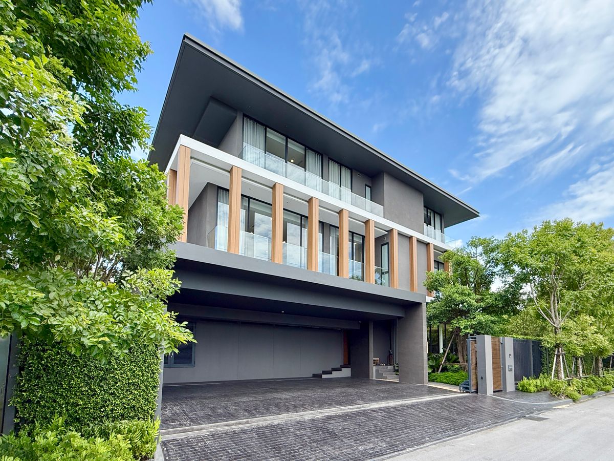 For SaleHouseBangna, Bearing, Lasalle : 🚀 Ban Issara Bangna Km. 8 - 2 -story detached house 3 bedrooms, 4 water, 4 parking, 158 sq.w. 750 sqm. 092-545-6151 (Tim)