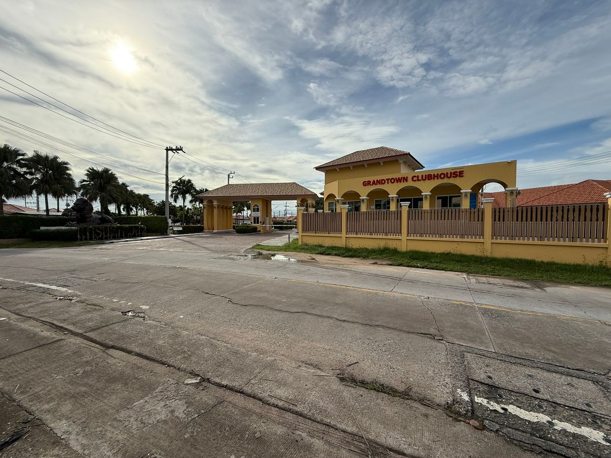 For SaleTownhomeSriracha Laem Chabang Ban Bueng : sell !! 1 -story townhouse in the corner of the Grand Town 2, Bueng Subdistrict, Si Racha District