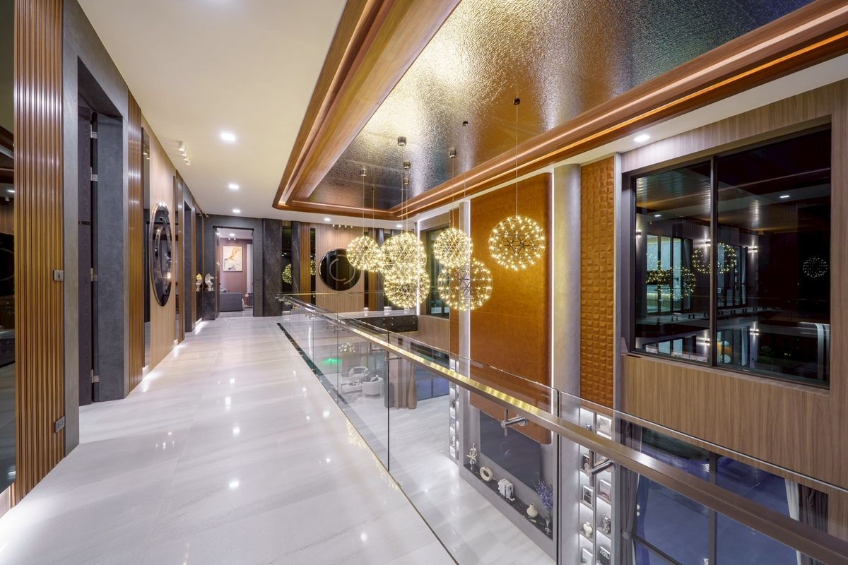 ขายพัทยา บางแสน ชลบุรี สัตหีบ : Ultra Luxury Pool Villa in Pattaya