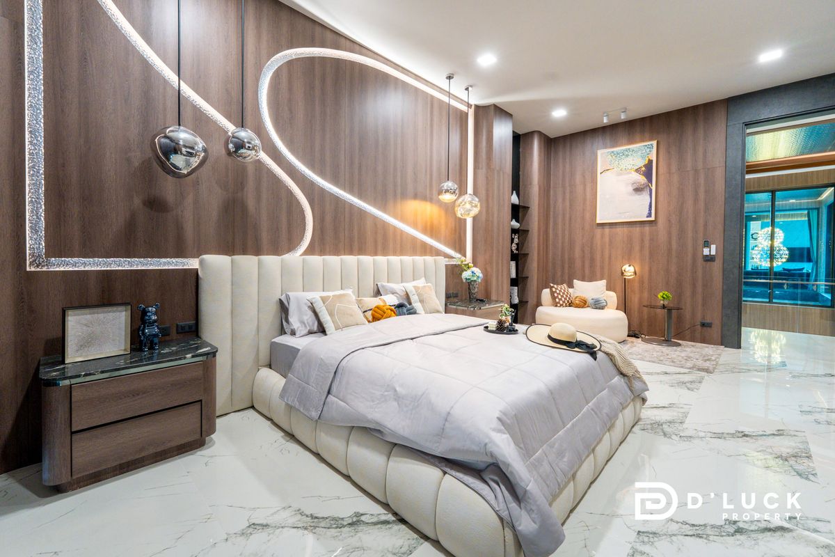 ขายพัทยา บางแสน ชลบุรี สัตหีบ : Ultra Luxury Pool Villa in Pattaya