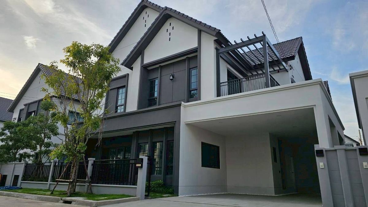 ขายบ้านบางนา แบริ่ง ลาซาล : ขาย📍เซนโทร บางนา โครงการบ้านเดี่ยว สไตล์โมเดิร์น ☎️0809895553 k.jin
