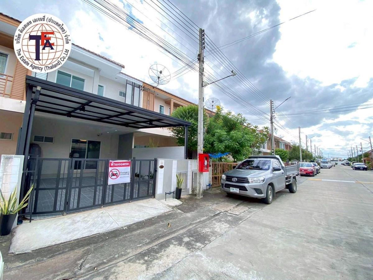 For SaleTownhomePathum Thani,Rangsit, Thammasat : 2-storey townhome for sale, Ilev Town Village, Lam Luk Ka Khlong 3 Future Park, Rangsit, Dream World Rangsit-Nakhon Nayai Sai Mai, Phahonyothin Kanchanaphisek, Lat Sawai Market, Na Charoen Market, Th Thua Two Golf Course Sin Phai Hospital Bang Pakok Hospi