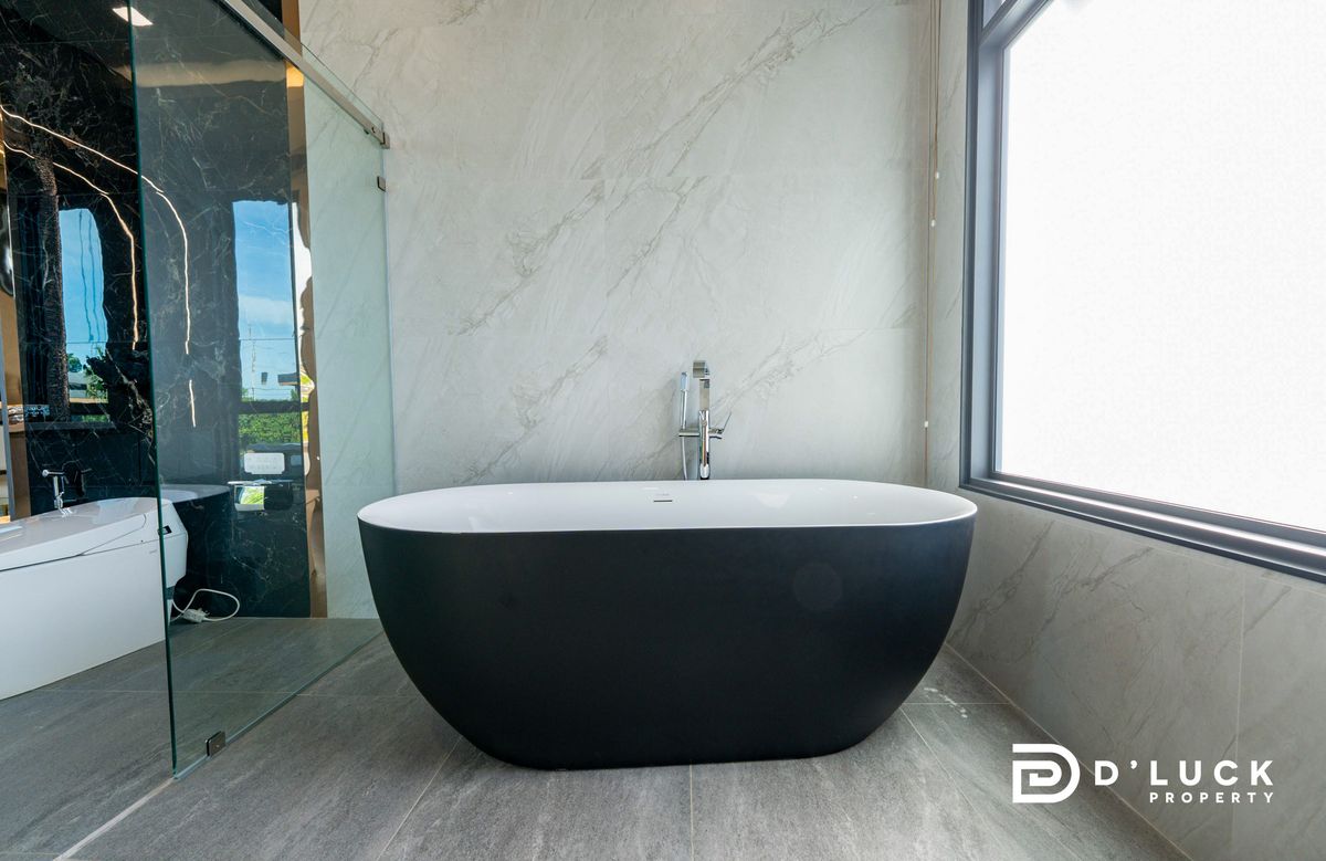 ขายพัทยา บางแสน ชลบุรี สัตหีบ : Ultra Luxury Pool Villa in Pattaya