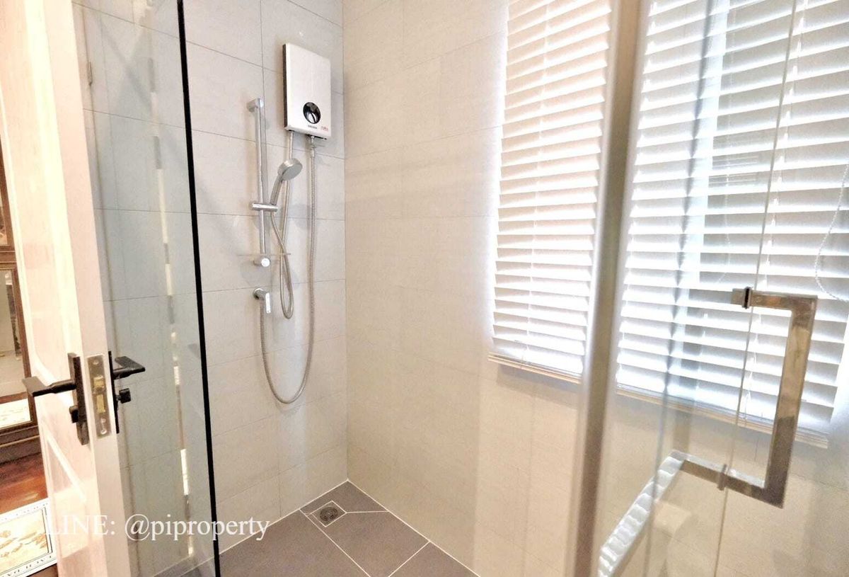 ให้เช่าบ้านบางนา แบริ่ง ลาซาล : ให้เช่า: วิลล่าหรูในโครงการแกรนด์ บางกอก บูเลอวาร์ด สุขุมวิท 4 ห้องนอน 5 ห้องน้ำ