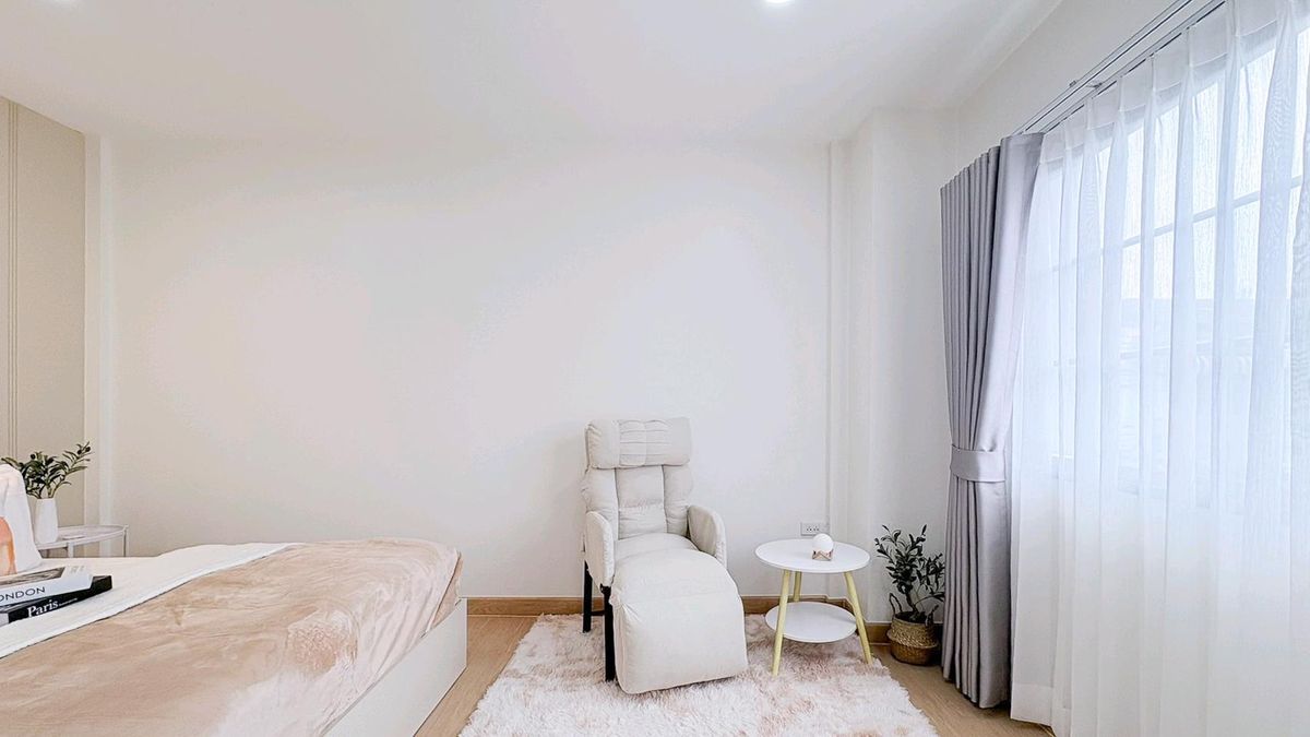 For SaleTownhomeLadprao101, Happy Land, The Mall Bang Kapi : 🏘🏡《 2 -story townhome 》🩷 Beautifully decorated with Can be a family.