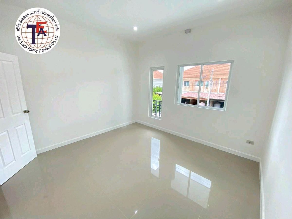 For SaleTownhomePathum Thani,Rangsit, Thammasat : 2-storey townhome for sale, Ilev Town Village, Lam Luk Ka Khlong 3 Future Park, Rangsit, Dream World Rangsit-Nakhon Nayai Sai Mai, Phahonyothin Kanchanaphisek, Lat Sawai Market, Na Charoen Market, Th Thua Two Golf Course Sin Phai Hospital Bang Pakok Hospi