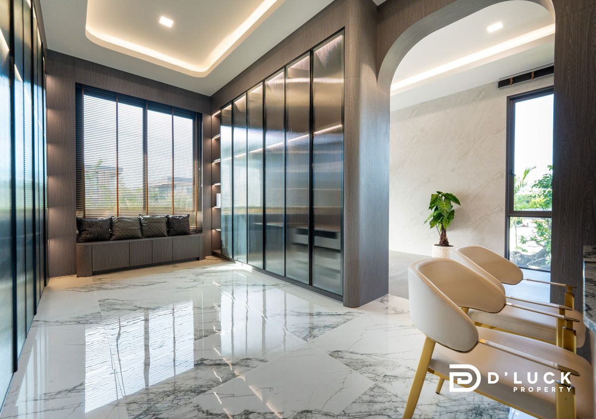 ขายพัทยา บางแสน ชลบุรี สัตหีบ : Ultra Luxury Pool Villa in Pattaya