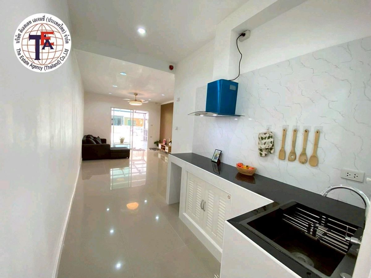 For SaleTownhomePathum Thani,Rangsit, Thammasat : 2-storey townhome for sale, Ilev Town Village, Lam Luk Ka Khlong 3 Future Park, Rangsit, Dream World Rangsit-Nakhon Nayai Sai Mai, Phahonyothin Kanchanaphisek, Lat Sawai Market, Na Charoen Market, Th Thua Two Golf Course Sin Phai Hospital Bang Pakok Hospi