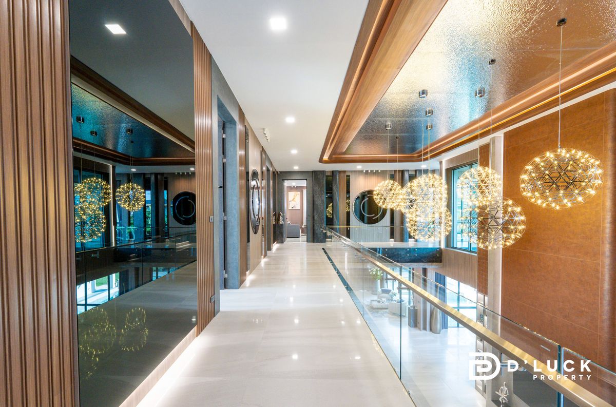 ขายพัทยา บางแสน ชลบุรี สัตหีบ : Ultra Luxury Pool Villa in Pattaya