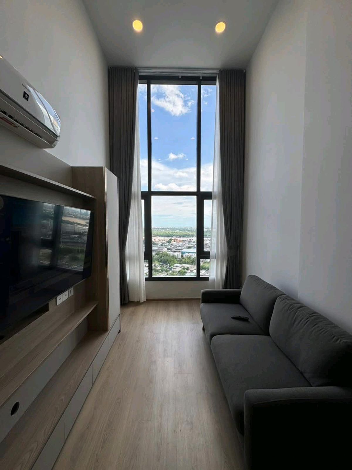 For RentCondoKhlongtoei, Kluaynamthai : 💫💫2-Bedroom Duplex on Super High Floor 33💫💫