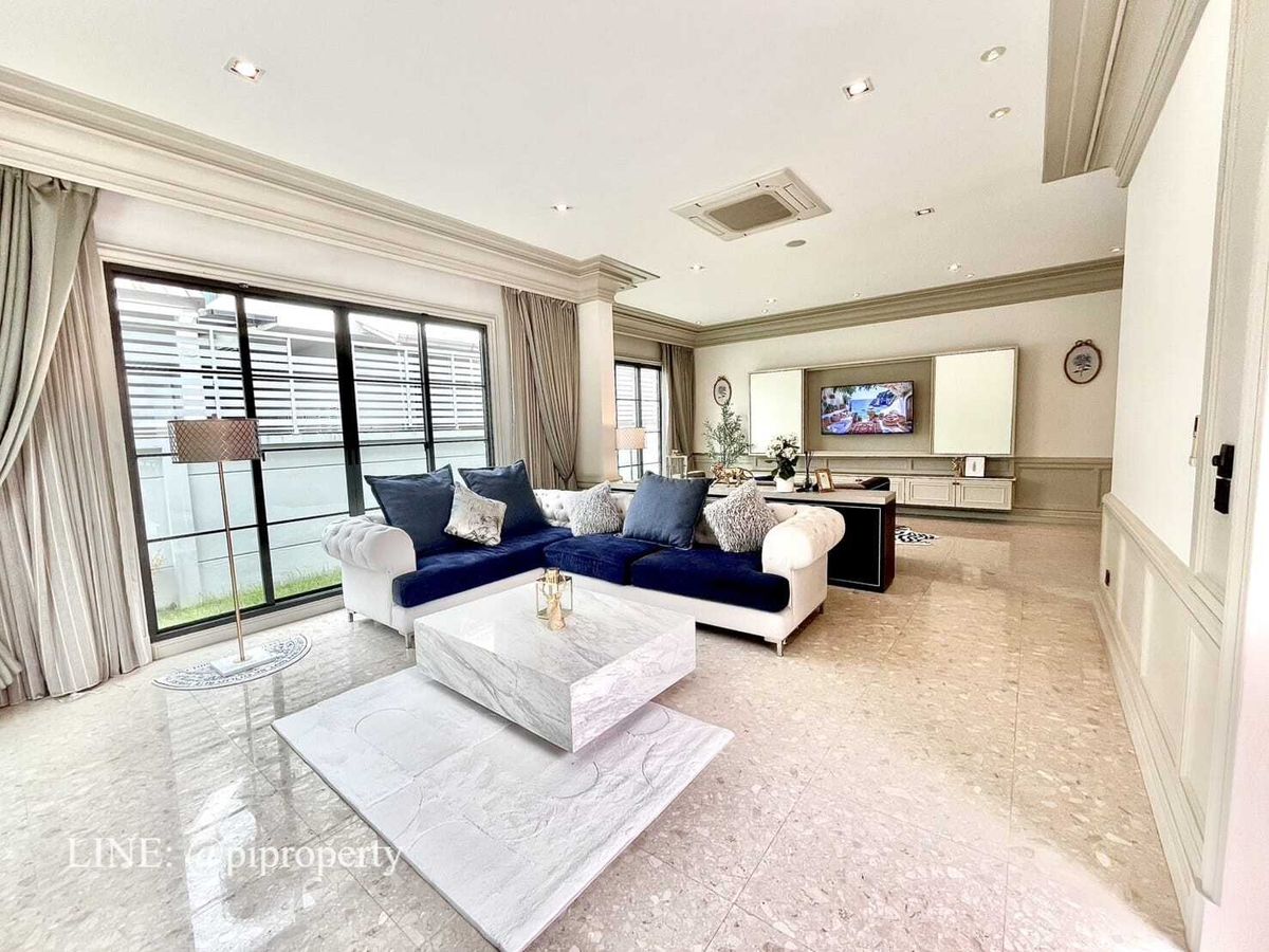 ให้เช่าบ้านบางนา แบริ่ง ลาซาล : ให้เช่า: วิลล่าหรูในโครงการแกรนด์ บางกอก บูเลอวาร์ด สุขุมวิท 4 ห้องนอน 5 ห้องน้ำ