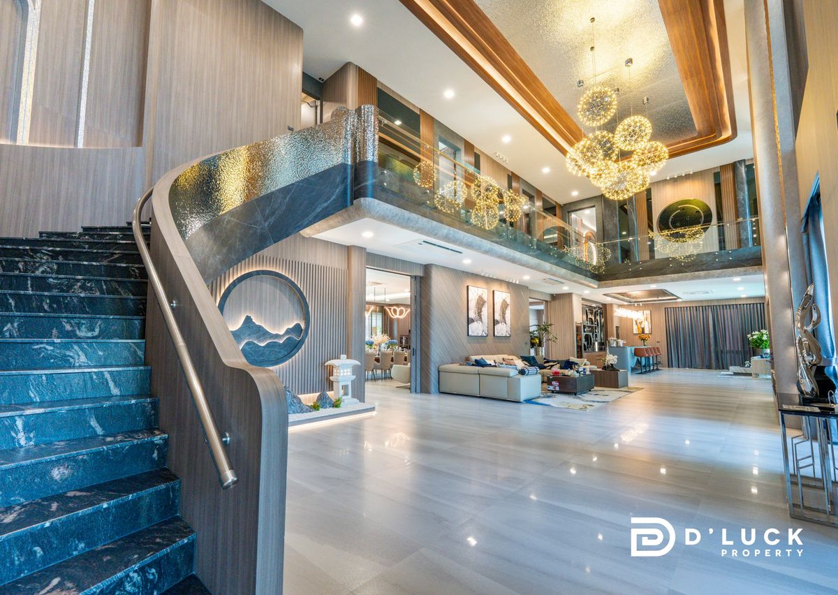 ขายพัทยา บางแสน ชลบุรี สัตหีบ : Ultra Luxury Pool Villa in Pattaya