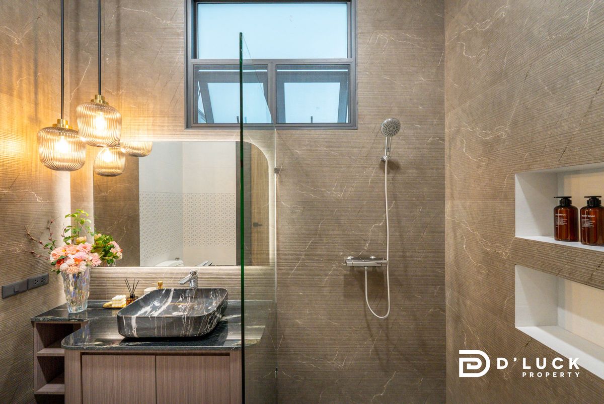 ขายพัทยา บางแสน ชลบุรี สัตหีบ : Ultra Luxury Pool Villa in Pattaya