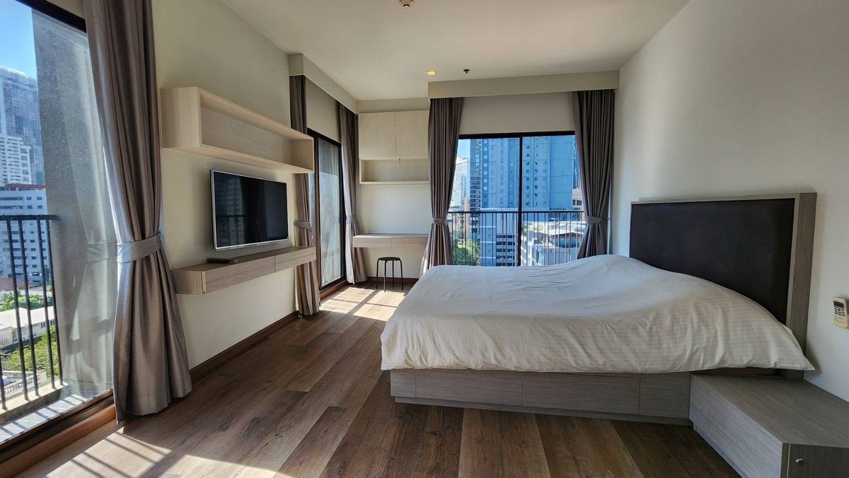For RentCondoSukhumvit, Asoke, Thonglor : Condo for rent, Noble Reline, Sukhumvit 26, call 099-998-3897