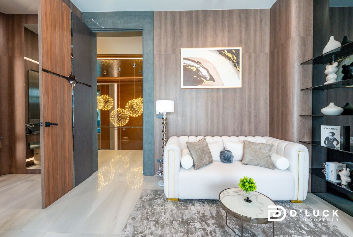 ขายพัทยา บางแสน ชลบุรี สัตหีบ : Ultra Luxury Pool Villa in Pattaya