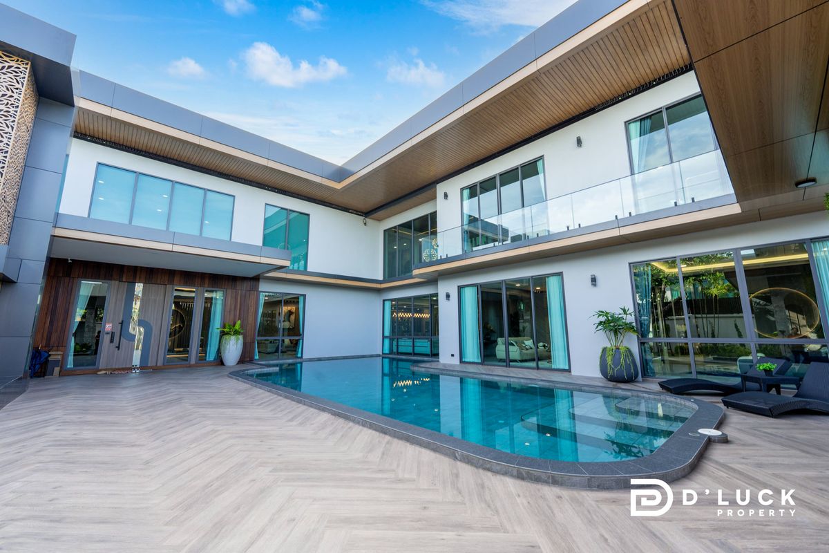 ขายพัทยา บางแสน ชลบุรี สัตหีบ : Ultra Luxury Pool Villa in Pattaya