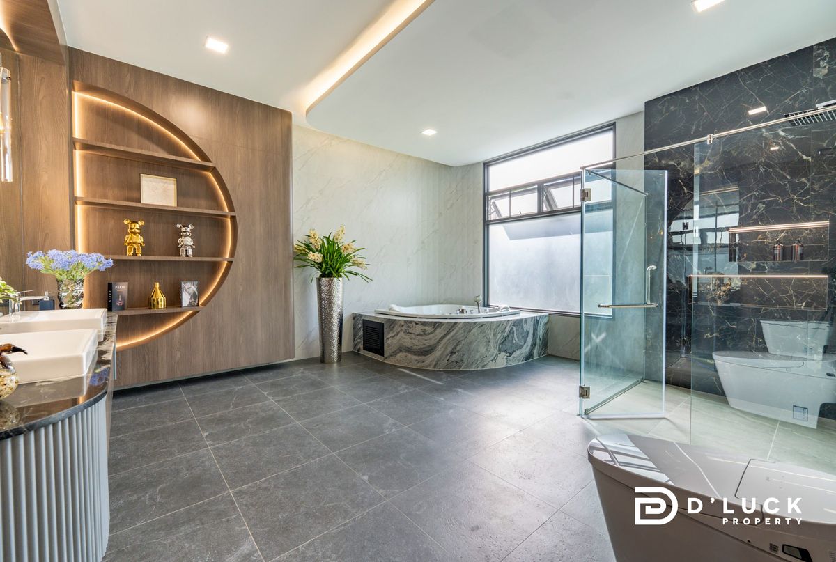 ขายพัทยา บางแสน ชลบุรี สัตหีบ : Ultra Luxury Pool Villa in Pattaya