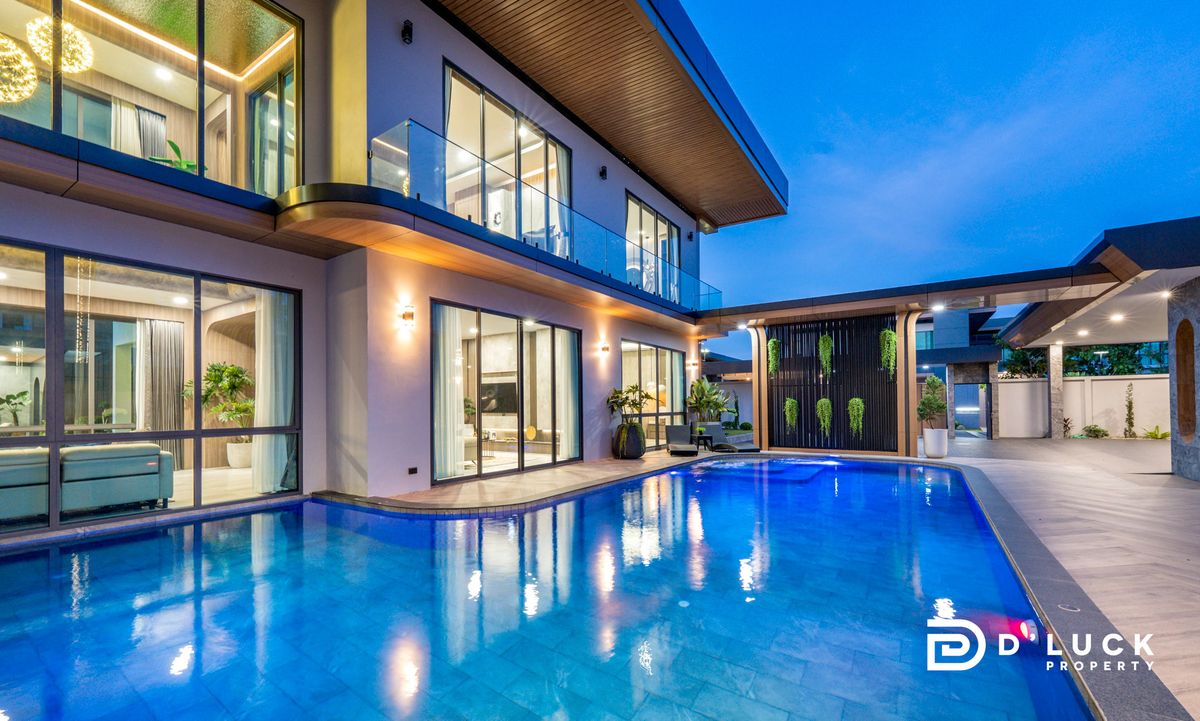 ขายพัทยา บางแสน ชลบุรี สัตหีบ : Ultra Luxury Pool Villa in Pattaya