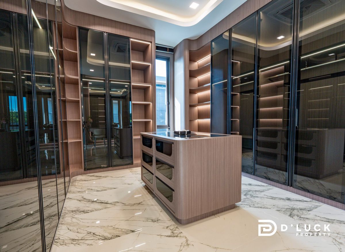 ขายพัทยา บางแสน ชลบุรี สัตหีบ : Ultra Luxury Pool Villa in Pattaya