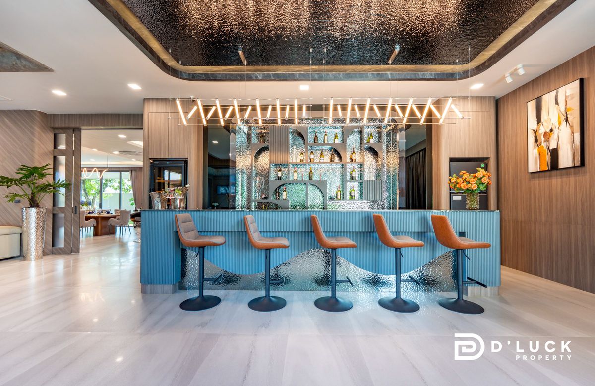 ขายพัทยา บางแสน ชลบุรี สัตหีบ : Ultra Luxury Pool Villa in Pattaya