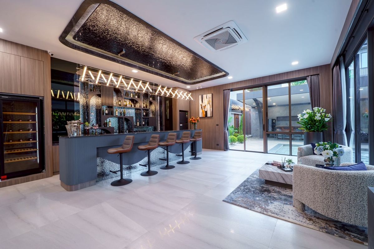 ขายพัทยา บางแสน ชลบุรี สัตหีบ : Ultra Luxury Pool Villa in Pattaya