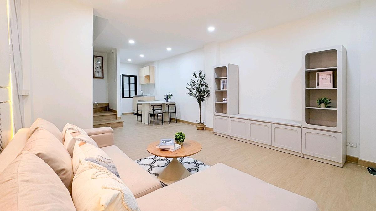 For SaleTownhomeLadprao101, Happy Land, The Mall Bang Kapi : 🏘🏡《 2 -story townhome 》🩷 Beautifully decorated with Can be a family.