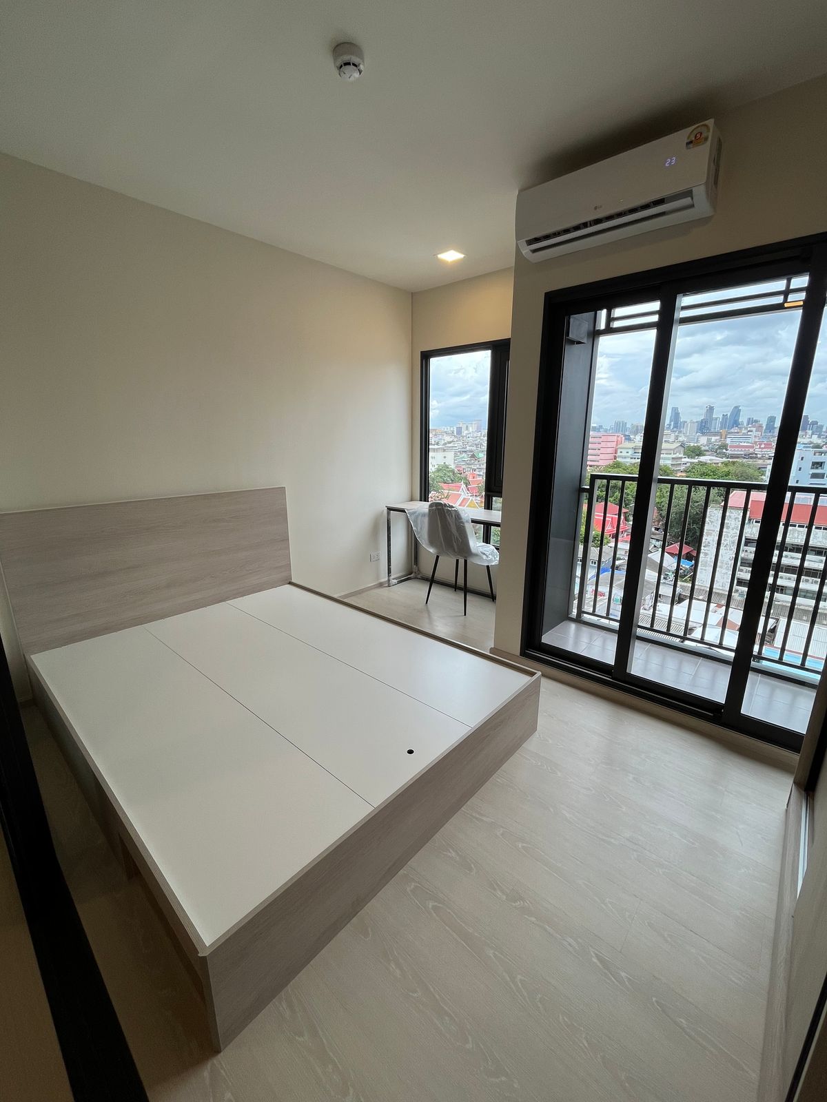For SaleCondoWongwianyai, Charoennakor : 🌟 Dont miss out! Flo by Sansiri-BTS Khlong San 🌟 ✨ 1 bedroom, size 24.75 sq.m., special price only 2.85 million baht ✨ 087-808-3690 (FIFA))