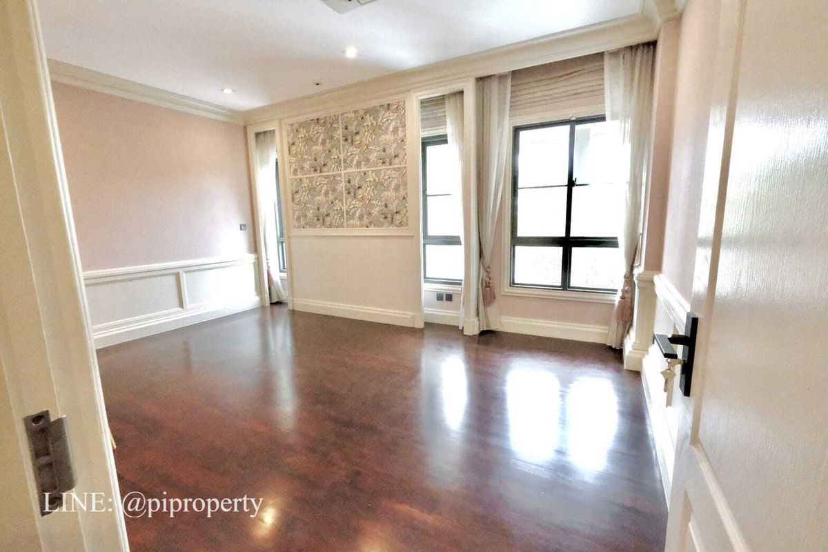 ให้เช่าบ้านบางนา แบริ่ง ลาซาล : ให้เช่า: วิลล่าหรูในโครงการแกรนด์ บางกอก บูเลอวาร์ด สุขุมวิท 4 ห้องนอน 5 ห้องน้ำ