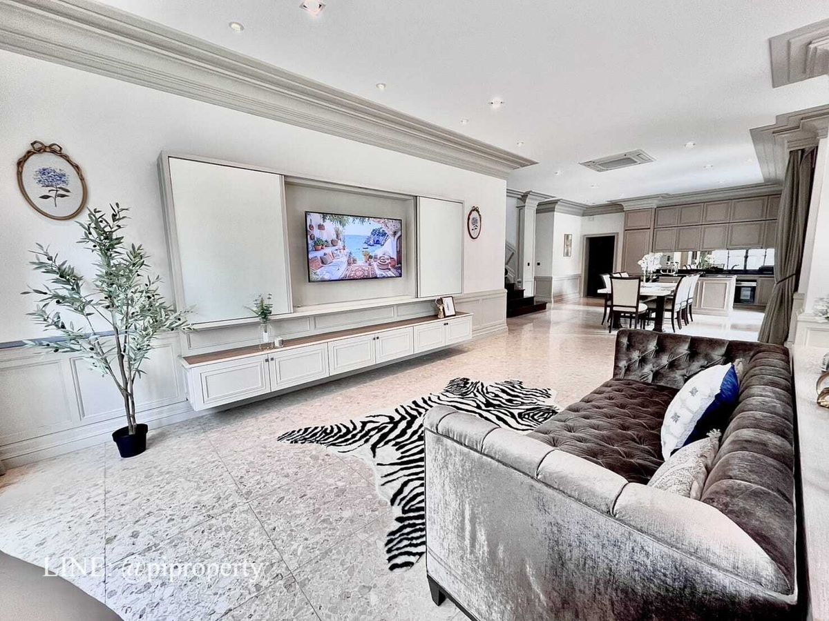 ให้เช่าบ้านบางนา แบริ่ง ลาซาล : ให้เช่า: วิลล่าหรูในโครงการแกรนด์ บางกอก บูเลอวาร์ด สุขุมวิท 4 ห้องนอน 5 ห้องน้ำ