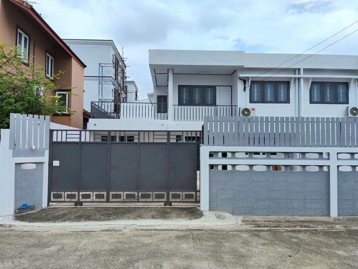 ให้เช่าบ้านโชคชัย4 ลาดพร้าว71 : ให้เช่า 🏡✨ บ้านรีโนเวทใหม่กริ๊บ! | โชคชัย 4 ซอย 56 | แอร์/เครื่องใช้ไฟฟ้าใหม่แกะกล่อง!