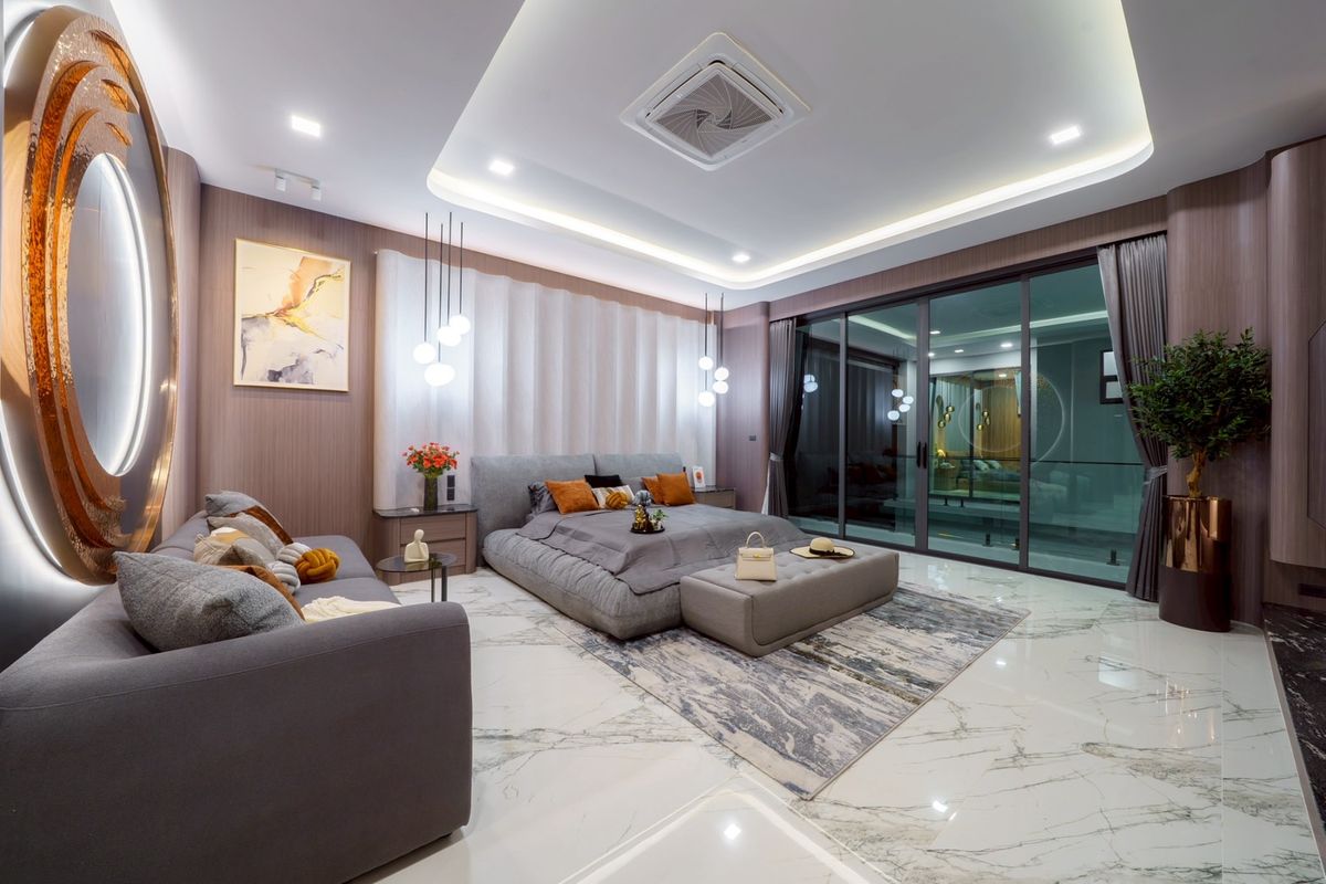 ขายพัทยา บางแสน ชลบุรี สัตหีบ : Ultra Luxury Pool Villa in Pattaya