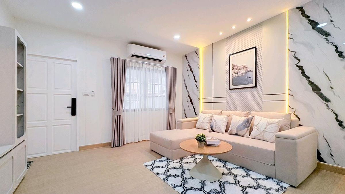 For SaleTownhomeLadprao101, Happy Land, The Mall Bang Kapi : 🏘🏡《 2 -story townhome 》🩷 Beautifully decorated with Can be a family.